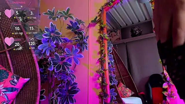 GiaFu online show from March 2025 02:29:01 AM