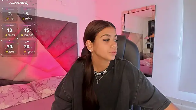 GiaFu online show from December 2025 06:12:01 PM