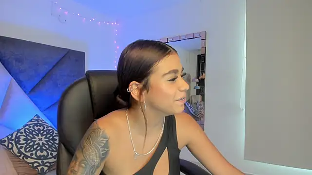 GiaFu online show from January 2026 06:01:01 PM