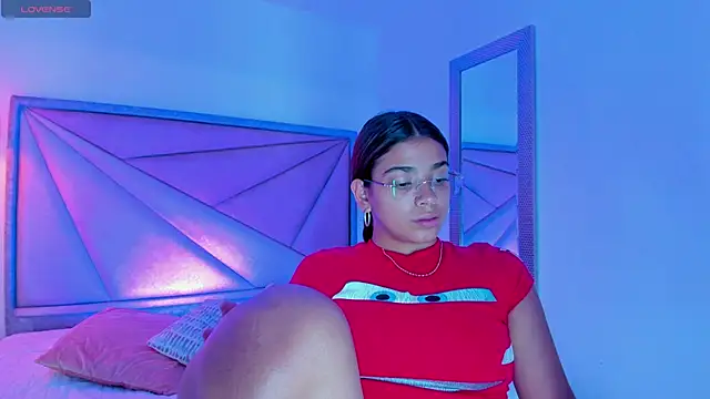 GiaFu online show from April 2026 06:02:01 PM