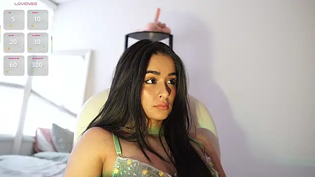 Snapshot of abigail_adamss chatting on April 2026 06:00:02 PM abigail adamss online show from April 2026 06:00:02 PM