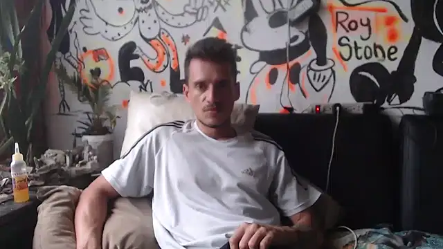 roystonee01 online show from March 2026 10:10:01 PM