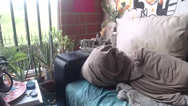 roystonee01 online show from November 2025 11:14:02 AM