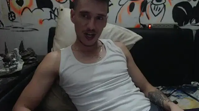 Snapshot of roystonee01 chatting on February 2026 11:38:01 PM roystonee01 online show from February 2026 11:38:01 PM