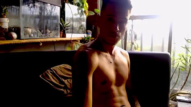 Snapshot of roystonee01 chatting on January 2026 10:06:02 PM roystonee01 online show from January 2026 10:06:02 PM