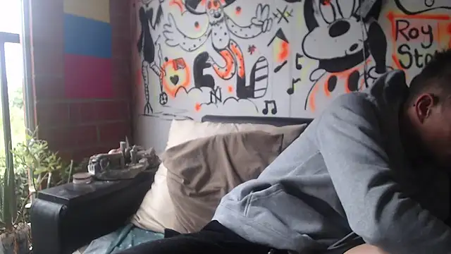 roystonee01 online show from November 2025 12:31:02 PM