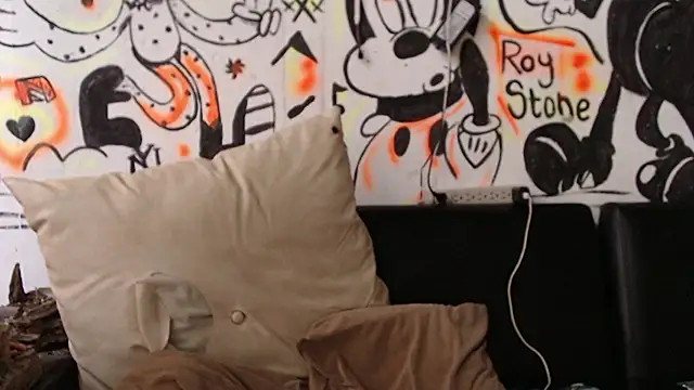 Snapshot of roystonee01 chatting on January 2026 09:02:02 PM roystonee01 online show from January 2026 09:02:02 PM