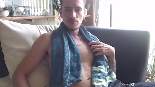 Snapshot of roystonee01 chatting on February 2026 03:01:02 PM roystonee01 online show from February 2026 03:01:02 PM