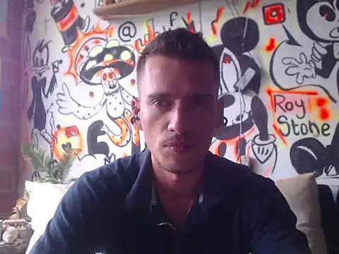 roystonee01 online show from November 2025 04:43:02 PM