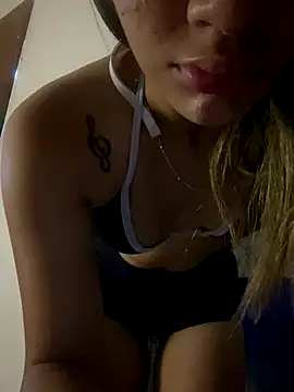 Carolinen online show from October 2025 05:19:02 AM