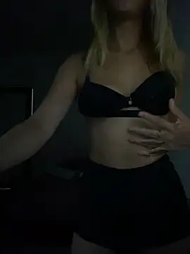 Carolinen online show from March 2025 08:18:02 PM