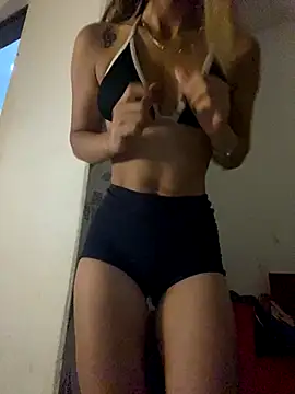 Carolinen online show from October 2025 10:44:01 PM