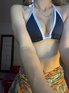 Carolinen online show from September 2025 09:54:02 PM