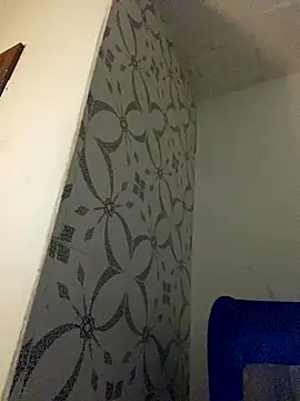 Carolinen online show from November 2025 07:28:01 PM