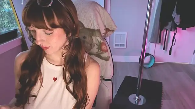 foxxyyyred online show from February 2026 12:09:01 AM