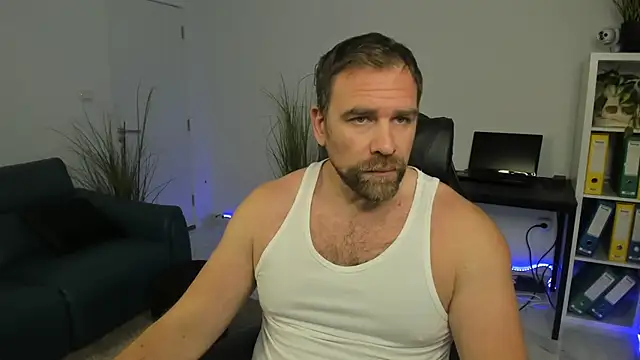 John-E-Dough online show from November 2025 09:53:01 AM