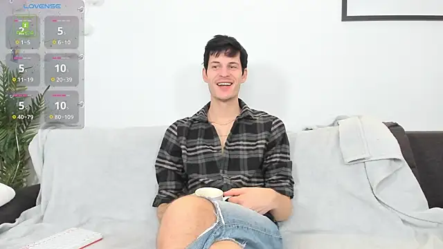 Snapshot of Piero_NightDay chatting on December 2024 12:27:02 PM Piero NightDay online show from December 2024 12:27:02 PM