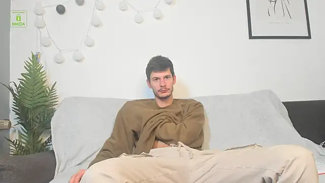 Snapshot of Piero_NightDay chatting on December 2024 05:23:02 PM Piero NightDay online show from December 2024 05:23:02 PM