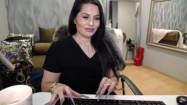 Sara Poison online show from April 2026 02:38:02 AM