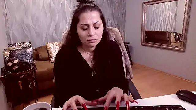 Snapshot of Sara_Poison chatting on February 2025 03:26:02 AM Sara Poison online show from February 2025 03:26:02 AM