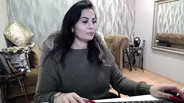 Snapshot of Sara_Poison chatting on October 2025 02:24:02 AM Sara Poison online show from October 2025 02:24:02 AM