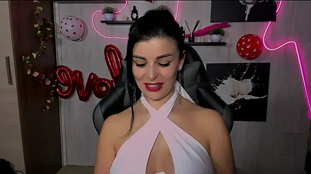 Snapshot of KayWuds chatting on February 2025 06:26:01 PM KayWuds online show from February 2025 06:26:01 PM