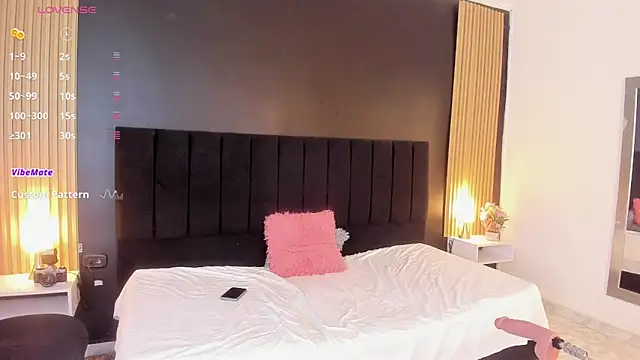 Snapshot of sweetsofia18 chatting on October 2025 10:56:02 AM sweetsofia18 online show from October 2025 10:56:02 AM