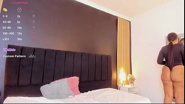 sweetsofia18 online show from November 2025 08:52:02 PM