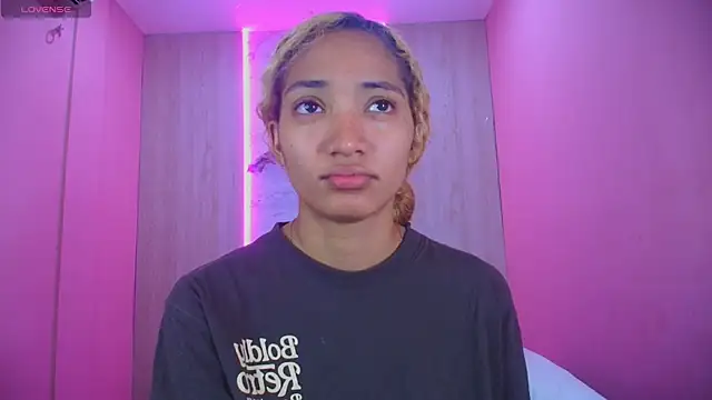 Snapshot of Charlotte_Love10 chatting on October 2025 12:59:02 PM Charlotte Love10 online show from October 2025 12:59:02 PM