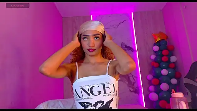 Snapshot of Charlotte_Love10 chatting on December 2025 05:24:02 AM Charlotte Love10 online show from December 2025 05:24:02 AM