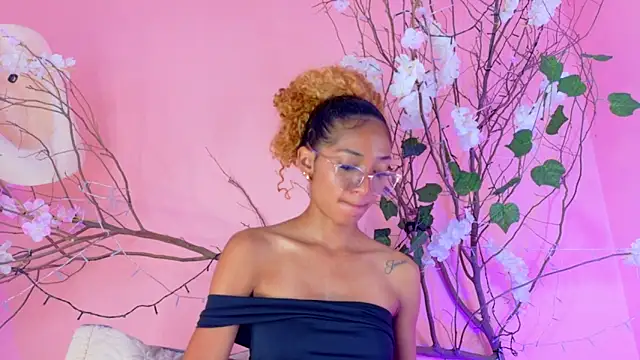 Charlotte Love10 online show from April 2026 11:39:02 AM