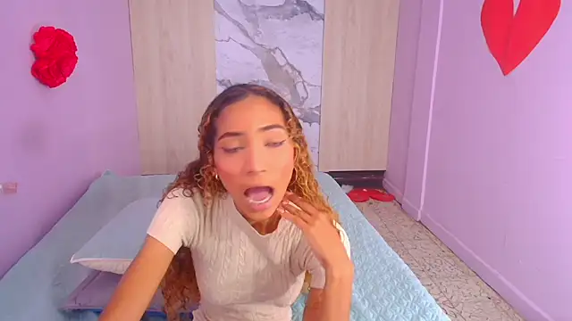 Charlotte Love10 online show from February 2025 12:05:02 PM