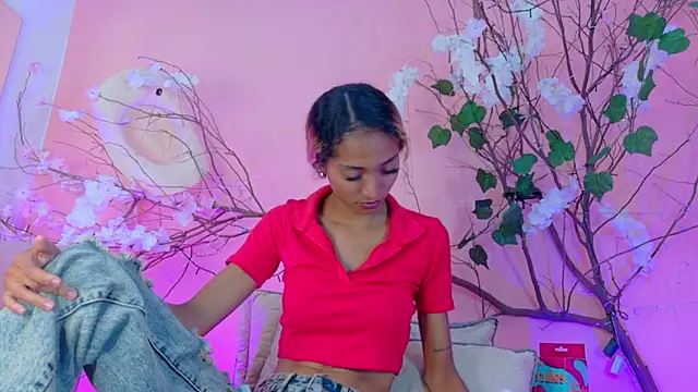 Charlotte Love10 online show from April 2026 10:00:02 PM