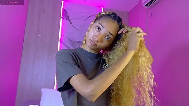 Snapshot of Charlotte_Love10 chatting on November 2025 12:17:02 PM Charlotte Love10 online show from November 2025 12:17:02 PM