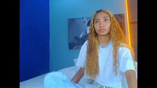 Snapshot of Charlotte_Love10 chatting on November 2025 11:48:01 AM Charlotte Love10 online show from November 2025 11:48:01 AM