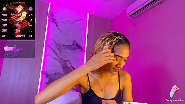 Snapshot of Charlotte_Love10 chatting on November 2025 12:05:01 PM Charlotte Love10 online show from November 2025 12:05:01 PM