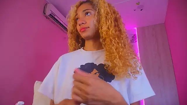 Snapshot of Charlotte_Love10 chatting on October 2025 12:26:02 PM Charlotte Love10 online show from October 2025 12:26:02 PM