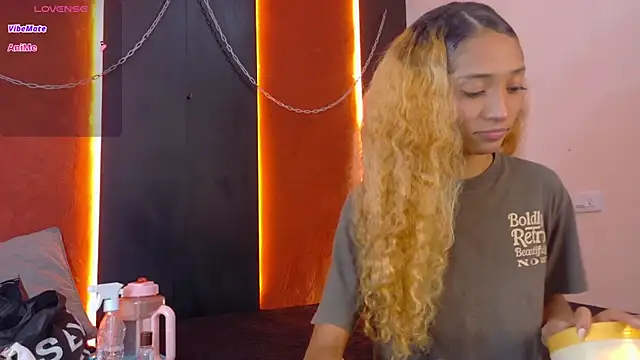 Snapshot of Charlotte_Love10 chatting on February 2026 09:55:02 PM Charlotte Love10 online show from February 2026 09:55:02 PM