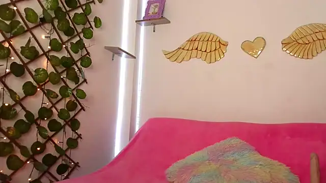 littleayshel online show from September 2025 01:37:02 PM