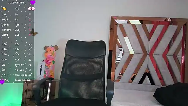 littleayshel online show from February 2025 12:57:02 PM