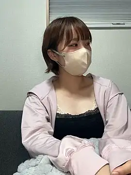 Snapshot of -x_MIU_x chatting on May 2026 10:32:02 AM -x MIU x online show from May 2026 10:32:02 AM