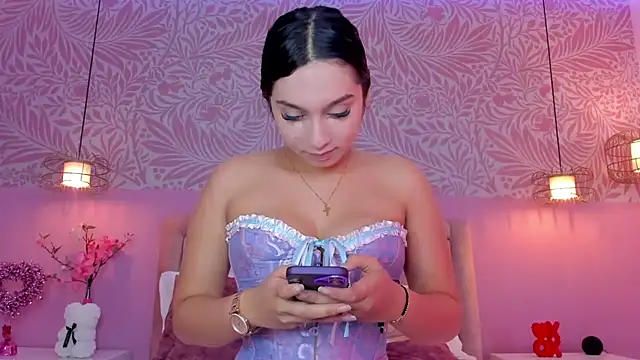 Snapshot of EmilyCollinss1 chatting on June 2026 07:24:01 AM EmilyCollinss1 online show from June 2026 07:24:01 AM