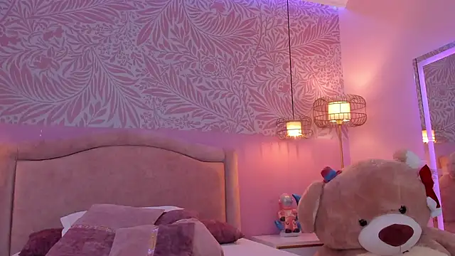 EmilyCollinss1 online show from December 2025 05:17:02 AM