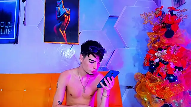 little alex01 online show from December 2024 03:01:02 PM