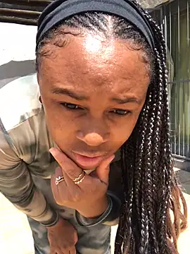 Pearl 00 online show from October 2025 11:13:01 AM