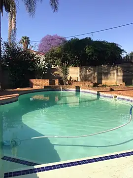 Pearl 00 online show from October 2025 02:17:02 PM