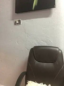 Pearl 00 online show from January 2026 12:12:01 PM