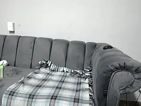 Pearl 00 online show from December 2025 07:30:01 PM