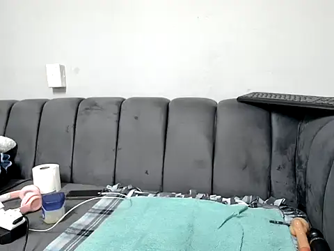 Pearl 00 online show from January 2026 09:27:01 AM