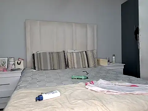 Pearl 00 online show from February 2026 02:16:01 PM